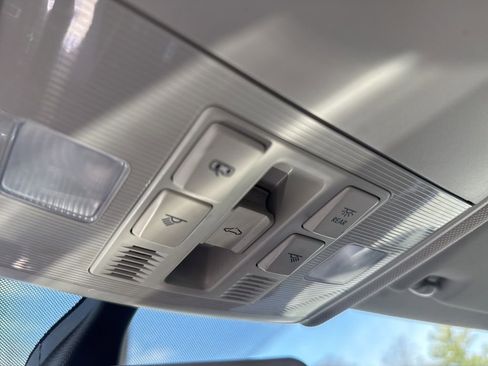 Used 2019 Volkswagen Jetta SE image 18