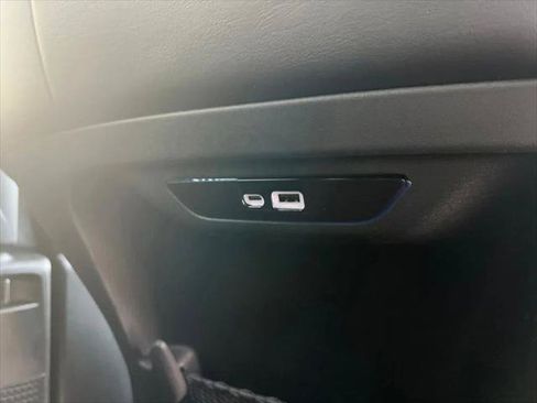 Certified 2026 Chrysler Pacifica Select FWD image 25