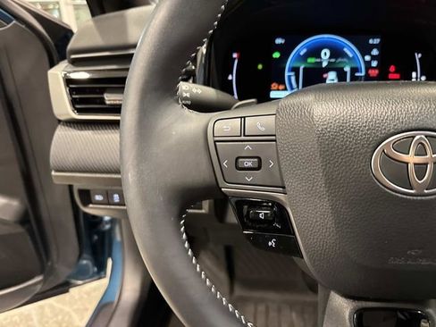 Used 2025 Toyota Camry Hybrid image 23
