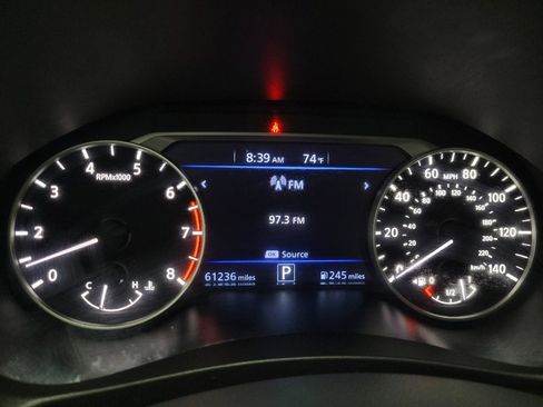 Used 2024 Nissan Altima 2.5 SV FWD image 23