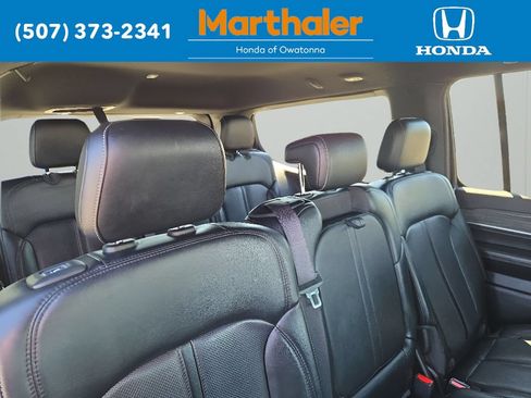 Used 2024 Jeep Wagoneer Series II w/ Flexible Seating Group AWD/4WD image 18
