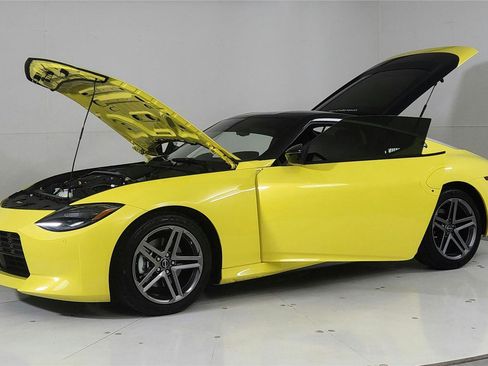 Certified 2024 Nissan Z Sport w/ Floor Mat Package RWD image 10