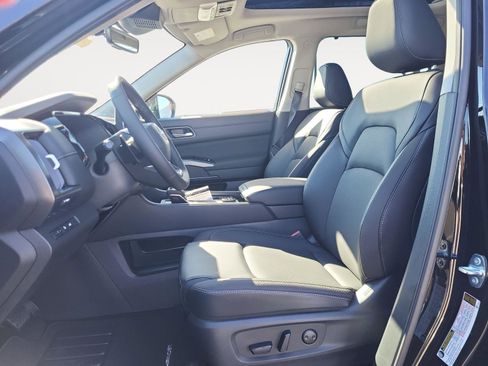 New 2026 Nissan Pathfinder SL image 10