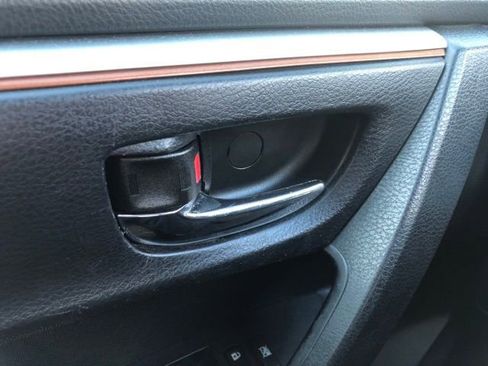 Used 2014 Toyota Corolla LE image 44