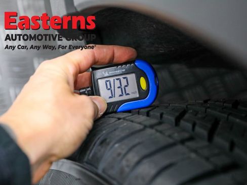 Used 2022 Ford Explorer XLT w/ Equipment Group 202A image 28