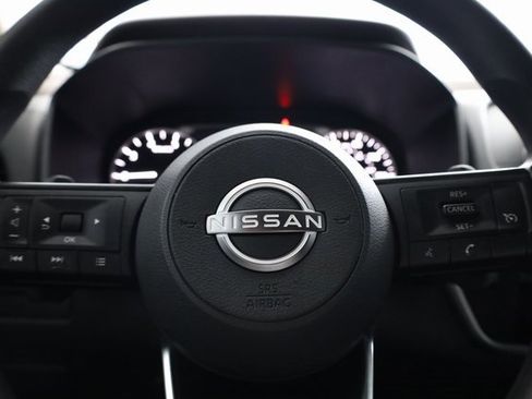 Used 2023 Nissan Rogue S image 15