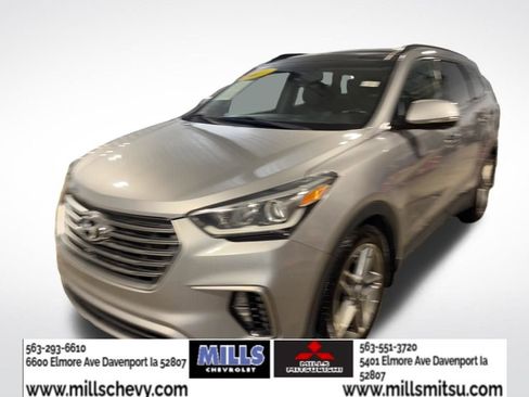 Used 2017 Hyundai Santa Fe SE image 1