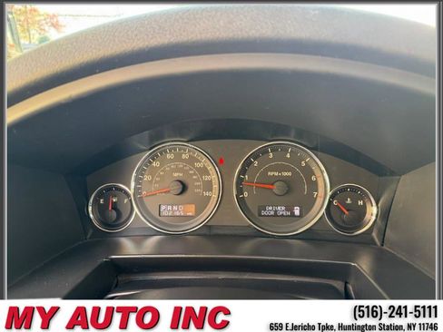 Used 2010 Jeep Commander Sport w/ Sun/Sound Group image 21