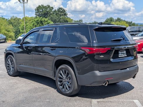 Used 2023 Chevrolet Traverse RS FWD image 7