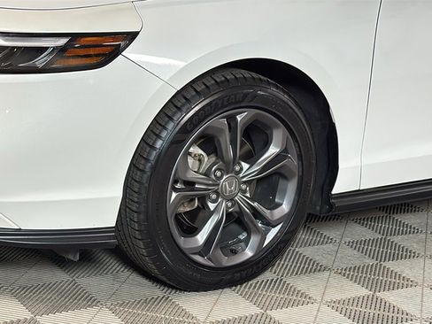 Used 2023 Honda Accord EX image 4