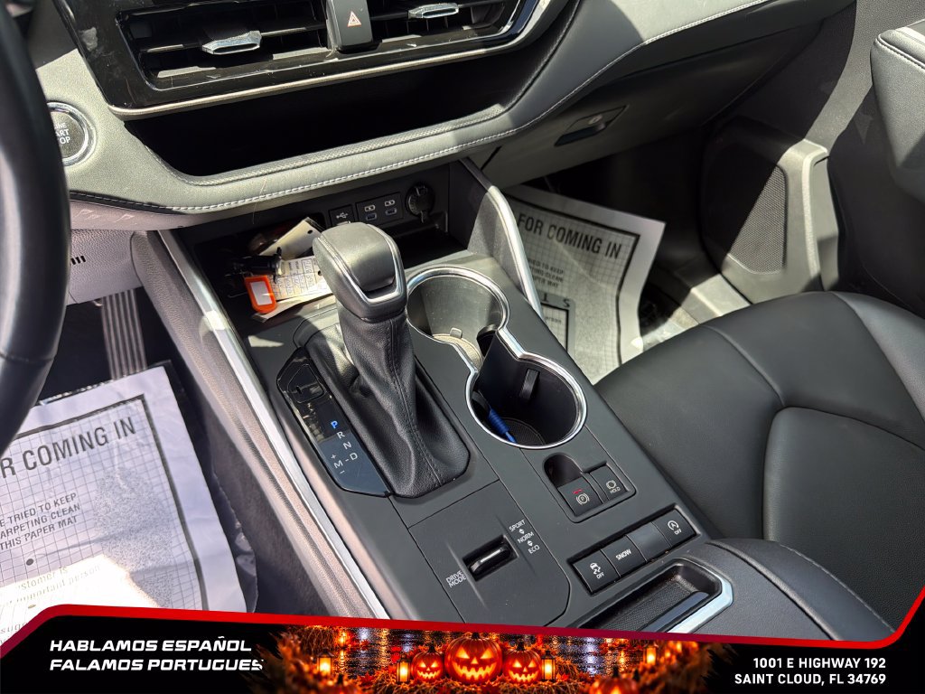 Used 2022 Toyota Highlander XLE FWD image 23