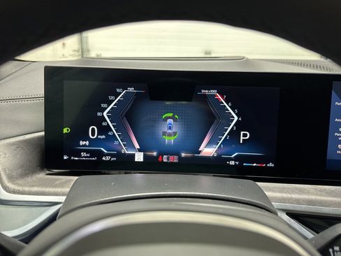 Used 2025 BMW X5 xDrive40i w/ M Sport Package image 30