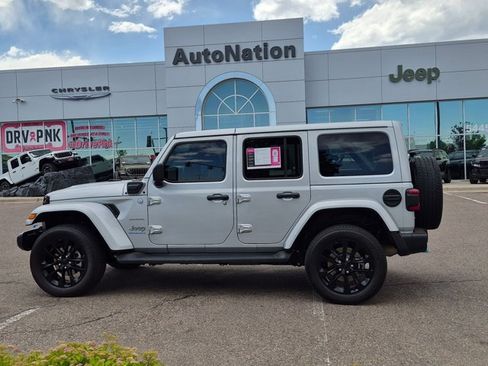 Used 2023 Jeep Wrangler Unlimited Sahara w/ Cold Weather Group AWD/4WD image 8