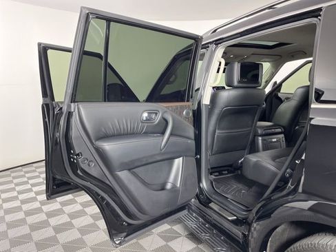 Used 2023 Nissan Armada Platinum w/ Captain's Chairs Package RWD image 43