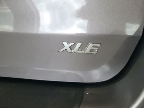 Used 2016 Toyota Sienna XLE FWD image 8