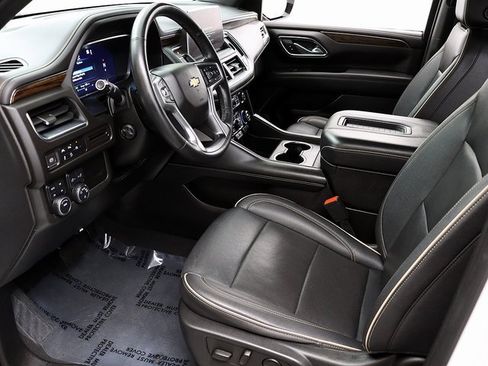 Used 2023 Chevrolet Suburban Premier image 10