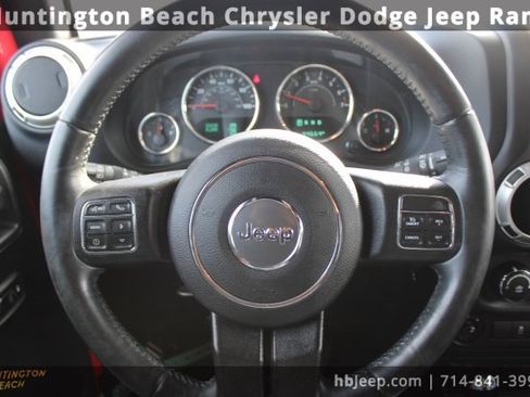 Used 2017 Jeep Wrangler Unlimited Rubicon w/ Connectivity Group image 14