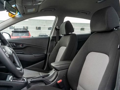 Used 2022 Hyundai Kona SE image 19