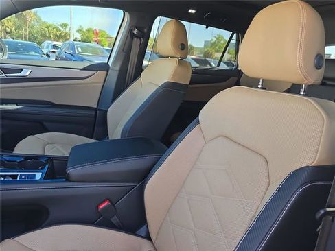New 2026 Volkswagen Atlas Cross Sport SE FWD image 19