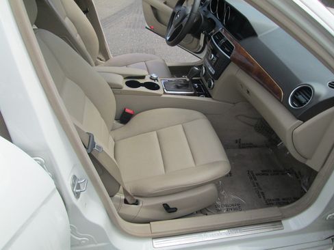 Used 2012 Mercedes-Benz C 250 Sedan image 8