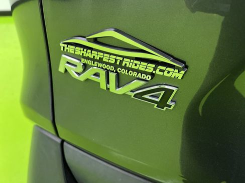 Used 2021 Toyota RAV4 XLE AWD/4WD image 12
