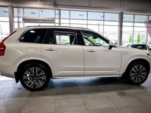 Used 2020 Volvo XC90 T5 Momentum w/ Protection Package Premier AWD/4WD image 4