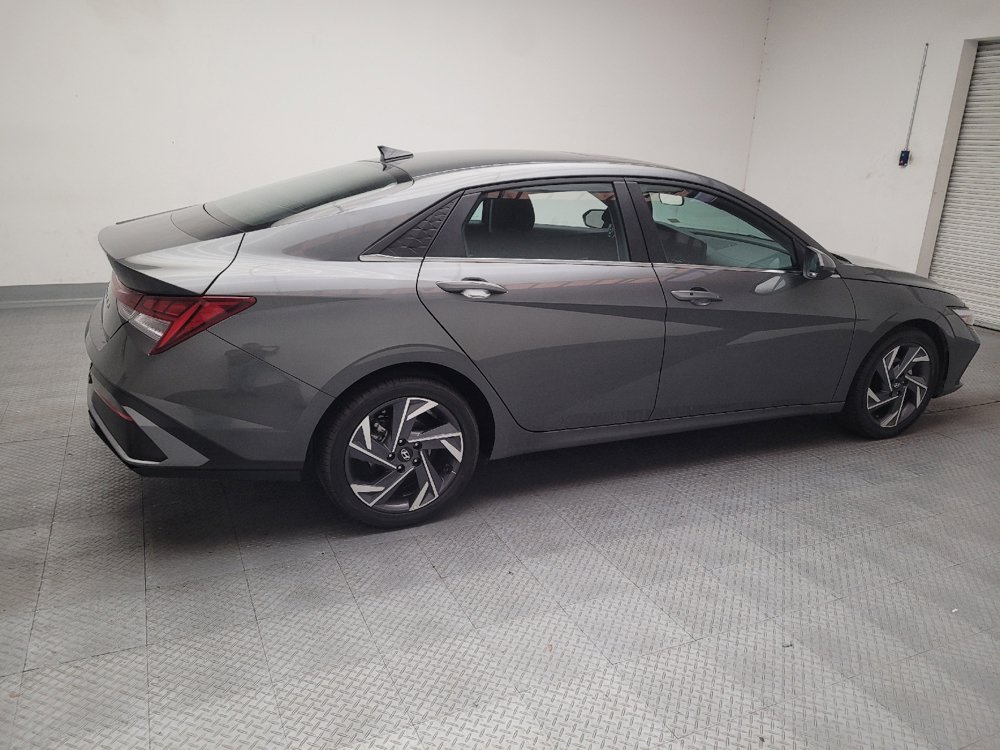 Used 2025 Hyundai Elantra SEL FWD image 10