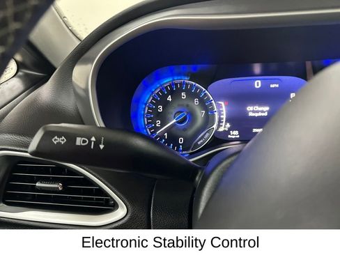 Used 2025 Chrysler Pacifica Select FWD image 36