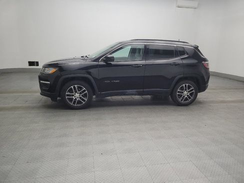 Used 2019 Jeep Compass Latitude FWD image 2