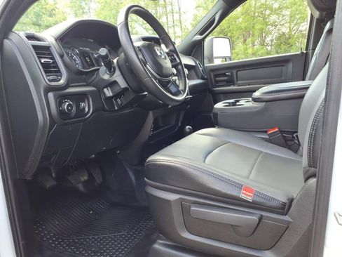 Used 2023 RAM 3500 Tradesman w/ Chrome Appearance Group AWD/4WD image 13