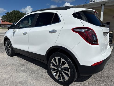 Used 2021 Buick Encore Preferred image 3
