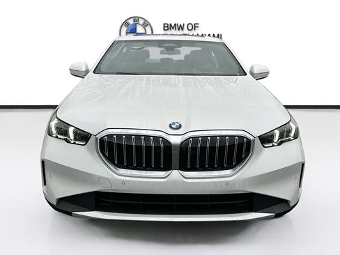 New 2026 BMW 530i w/ Convenience Package RWD image 2