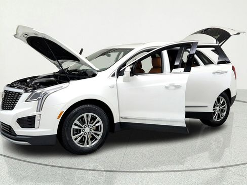 Used 2021 Cadillac XT5 Premium Luxury w/ LPO, Floor Liner Package FWD image 9