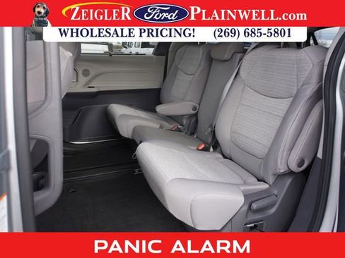 Used 2021 Toyota Sienna LE image 11