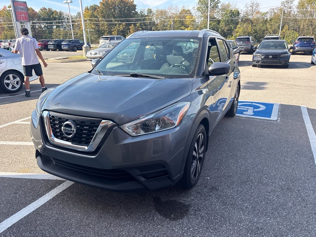 Used 2019 Nissan Kicks SV FWD image 2