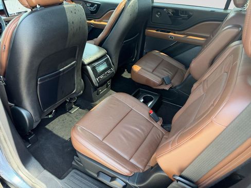 Used 2020 Lincoln Aviator Reserve w/ Elements Package Plus AWD/4WD image 42