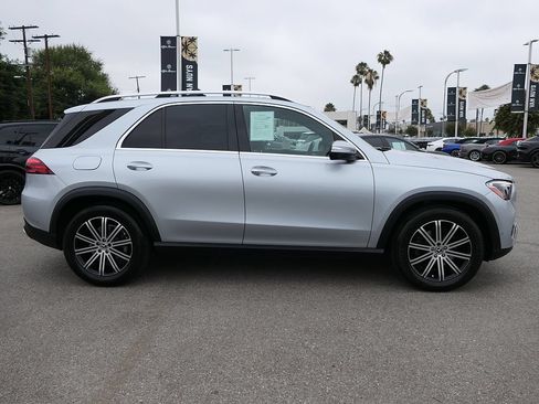Used 2025 Mercedes-Benz GLE 350 4MATIC image 3