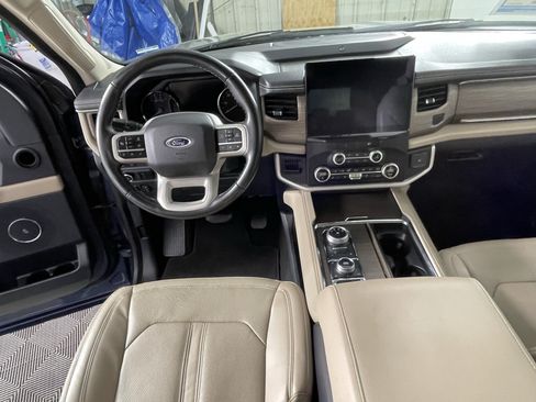 Used 2023 Ford Expedition Limited AWD/4WD image 11