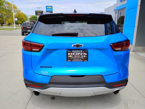 Used 2024 Chevrolet Blazer LT w/ Convenience Package FWD image 6