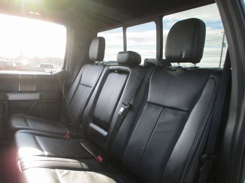 Used 2022 Ford F250 Lariat w/ Black Appearance Package image 18