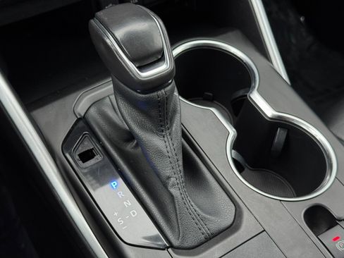 Used 2020 Toyota Highlander XLE image 29