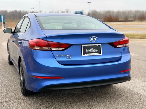Used 2018 Hyundai Elantra SE image 29
