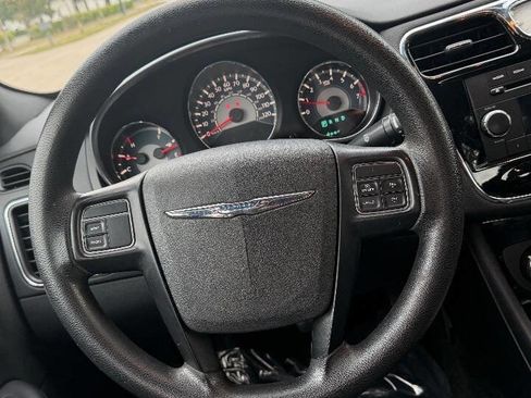 Used 2014 Chrysler 200 LX image 12