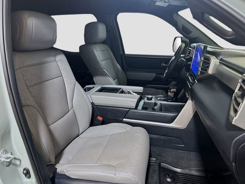 Used 2025 Toyota Tundra Limited image 25