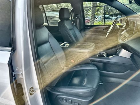 Used 2024 Chevrolet Suburban LT AWD/4WD image 9