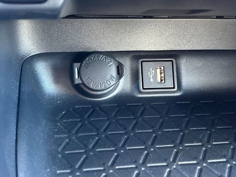 Used 2025 Toyota RAV4 XLE image 18