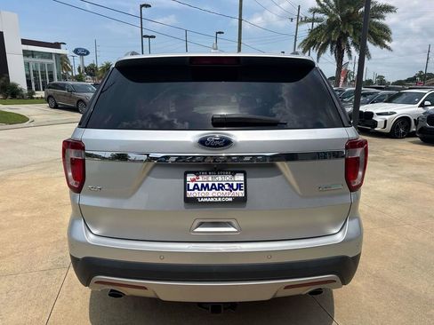 Used 2016 Ford Explorer XLT w/ Equipment Group 202A FWD image 8