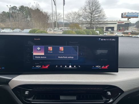 Certified 2025 BMW 330i Sedan image 23