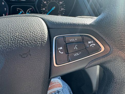 Used 2019 Ford Escape SE w/ Ford Safe & Smart Package image 19