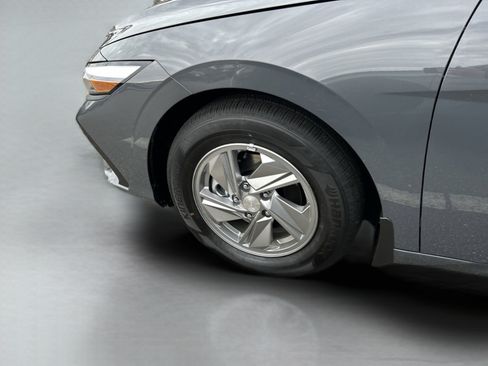 New 2026 Hyundai Elantra SEL Sport Premium FWD image 35